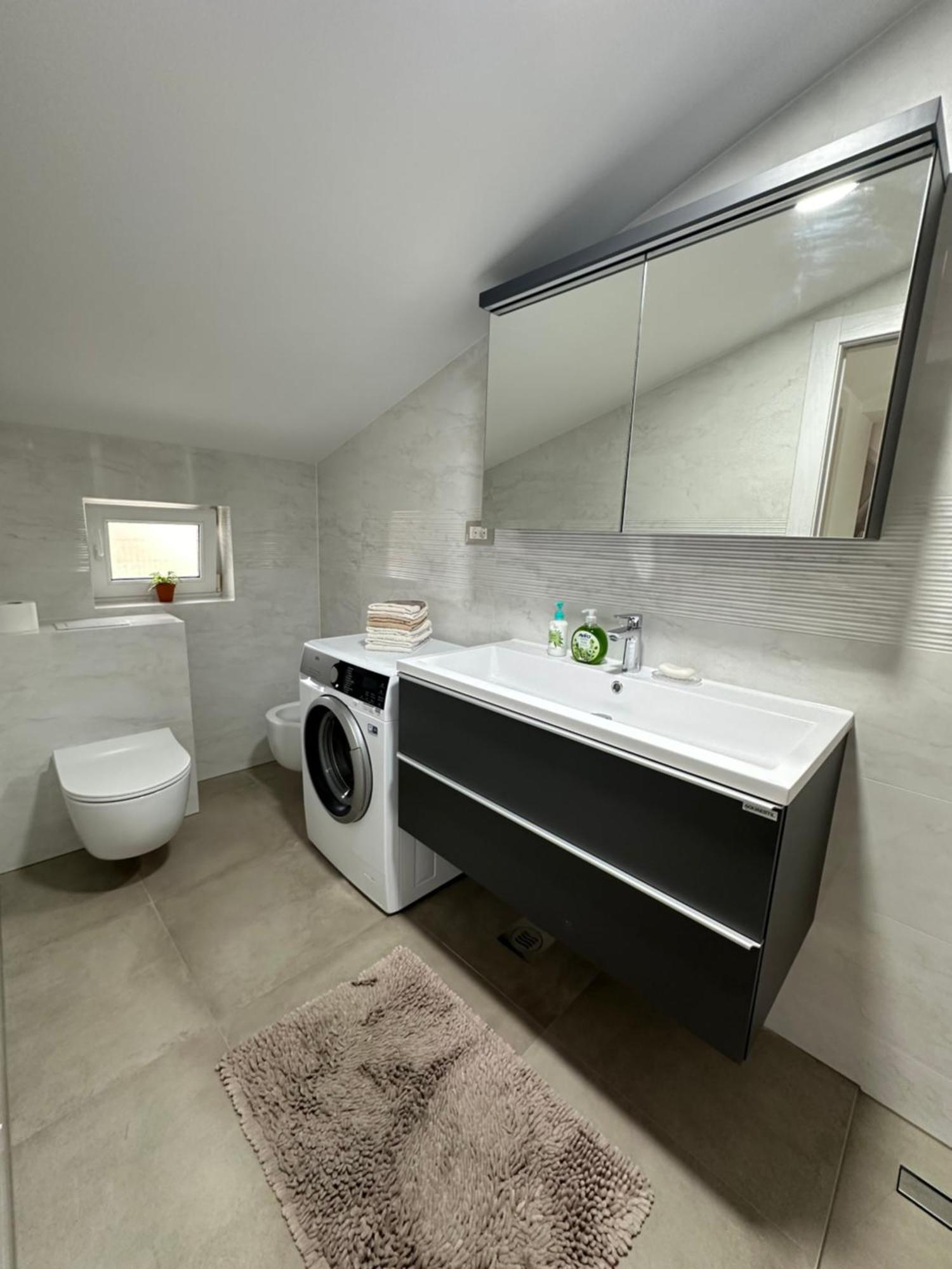 Bee House Suite - Brand New Apartment 100 M From Sea Kaštela Exterior foto